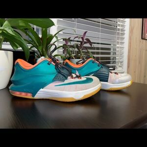 Youth size 6 Nike Kd